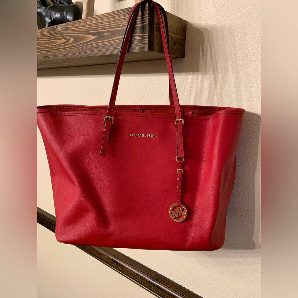 ❤️ Michael Kors Red Leather Jet Set Travel Tote❤️